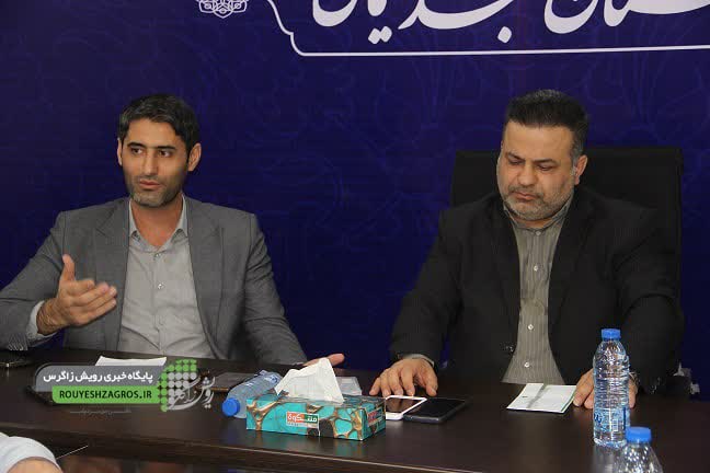 بمناسبت روز خبرنگارشهردار و رئیس شورای شهر مسجدسلیمان از خبرنگاران تقدیر کردند