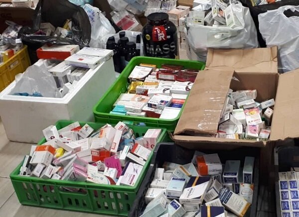 کشف محموله ۱۳ میلیارد ریالی مکمل‌ها و داروهای قاچاق در آبادان