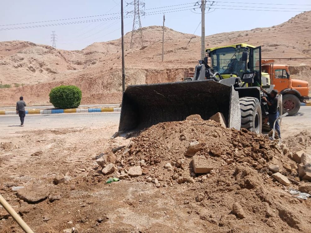 اجرای عملیات نخاله‌برداری در نقاط مختلف شهری توسط شهرداری مسجدسلیمان