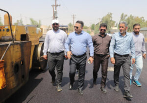 بازدید شهردار مسجدسلیمان از روند اجرای آسفالت بلوار گلف به بی‌ بی یان