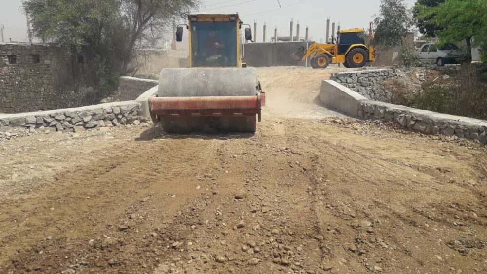 عملیات زیرسازی پل محله‌ی ریل وی انجام شد