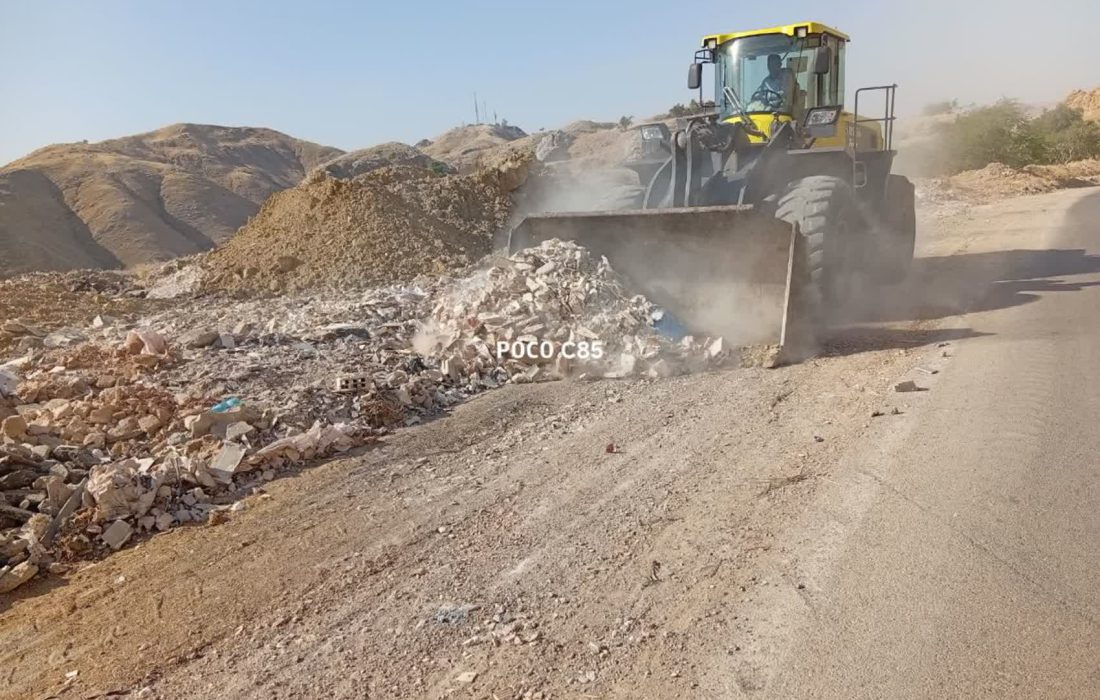 سرپرست شهرداری مسجدسلیمان خبر داد: پاکسازی و نخاله‌برداری مسیر تالار یادمان به پشت برج و چاه شماره یک
