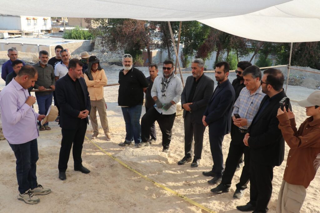 بازدید سرپرست شهرداری و فرماندار مسجدسلیمان از پروژه کاوشهای باستانشناسی کلگه زرین